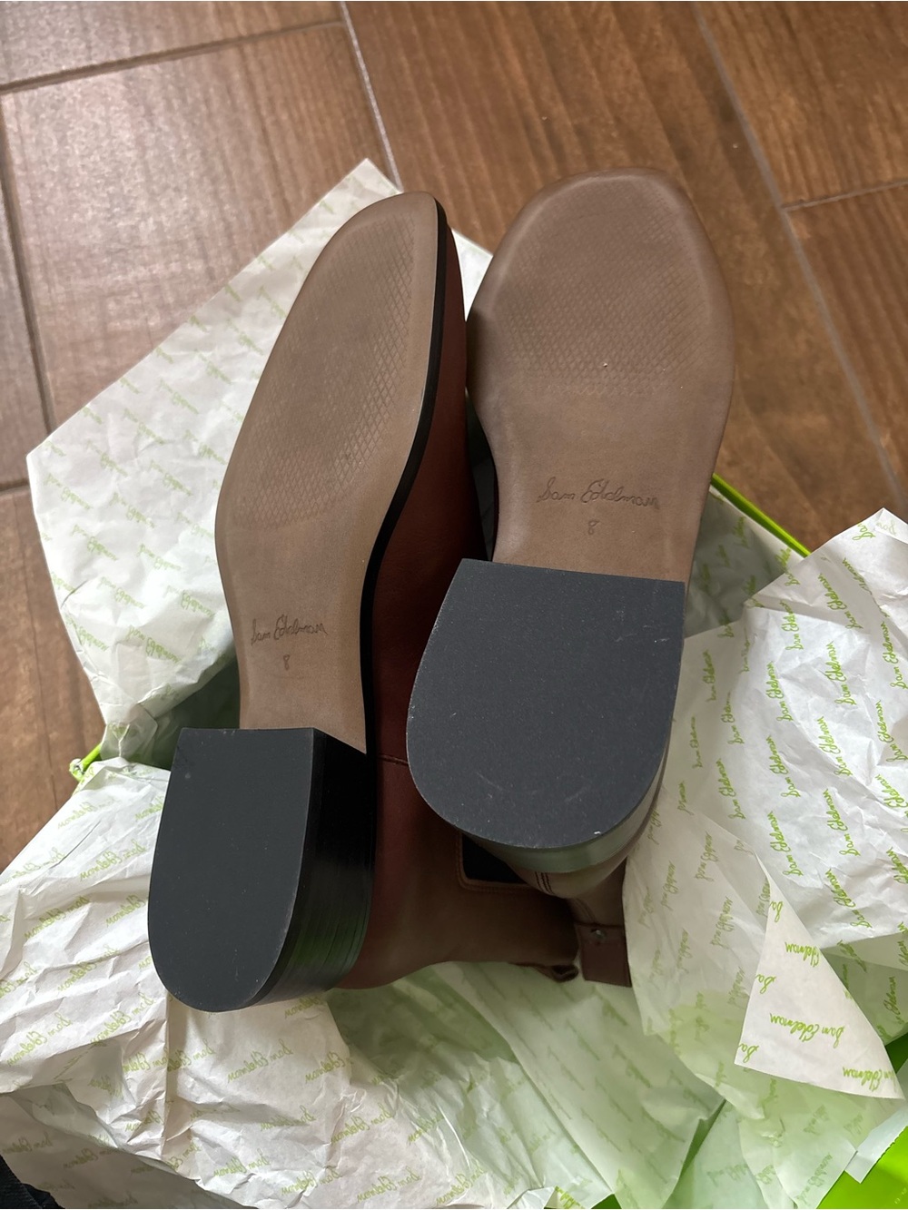 Sam Edelman Thelma Chelsea boots feature a sleek, modern square toe. - Picture 7 of 13